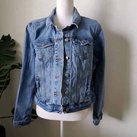 LOFT Jackets & Blazers - LOFT Classic Denim Jacket